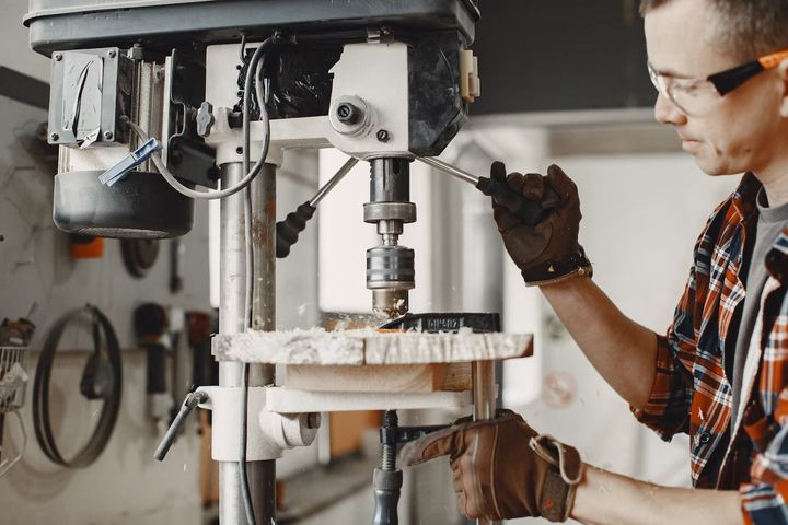 Drilling Machines Guide: Types, Working Principles, and Practical Industry Insights