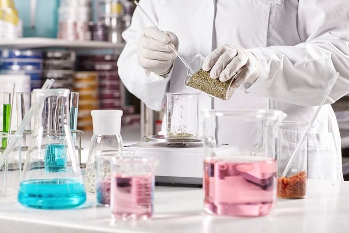 Industrial Chemical Guide: Types, Uses, Safety Standards and Modern Manufacturing Insights